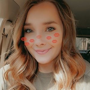 Meet your Posher, Kaitlyn